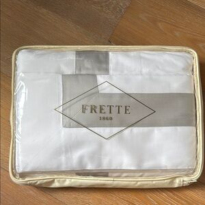 Frette Bicolore California King Sheet set in white / grey cliff